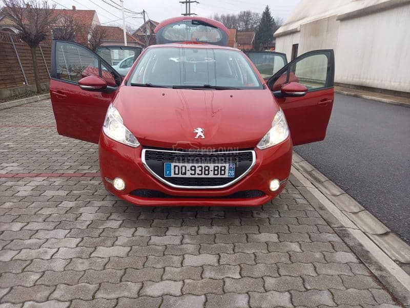 Peugeot 208 