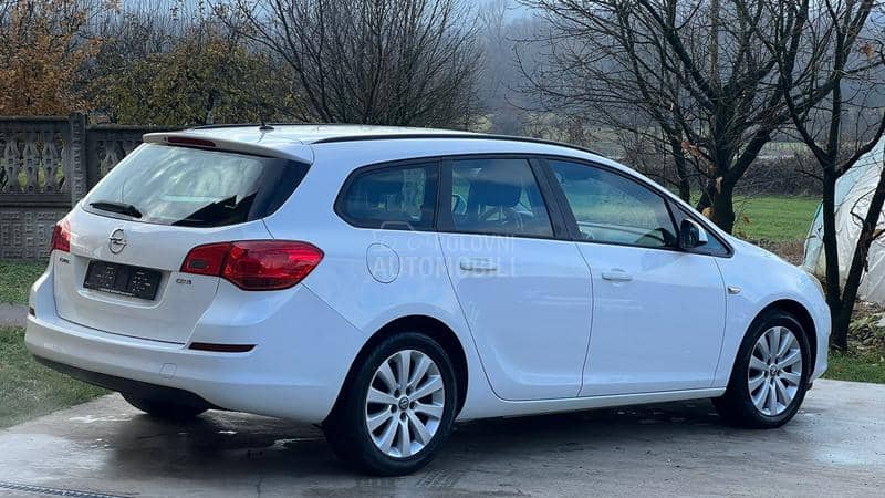 Opel Astra J 1.7