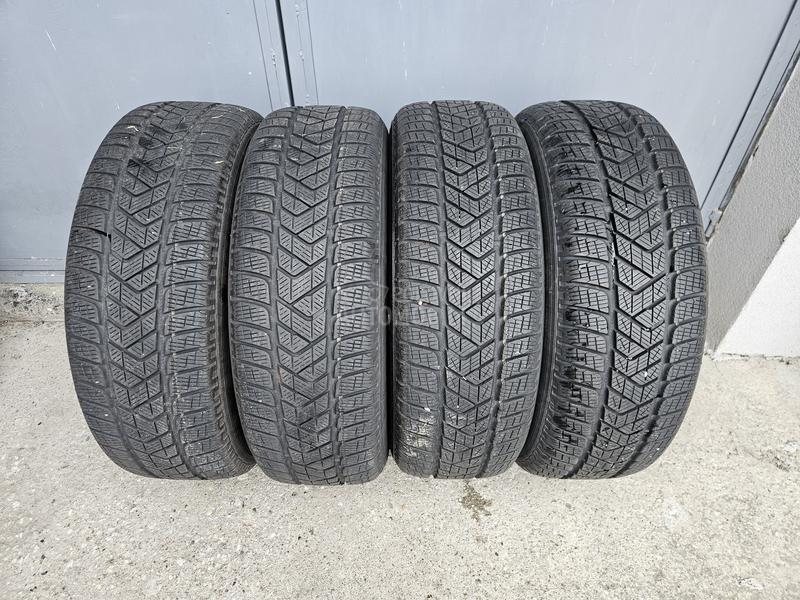 Pirelli 215/65 R17 Zimska