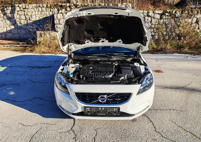 Volvo V40 1.6 D2 Monumentum