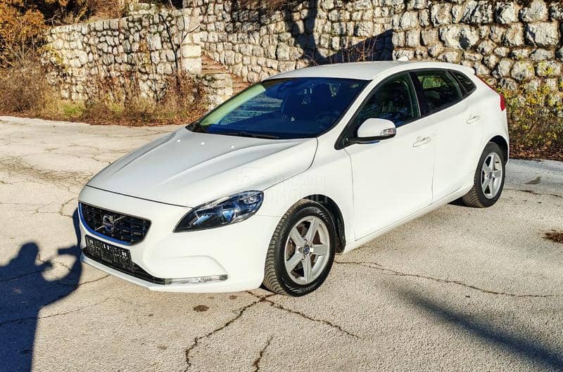 Volvo V40 1.6 D2 Monumentum