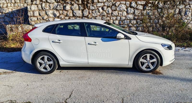 Volvo V40 1.6 D2 Monumentum