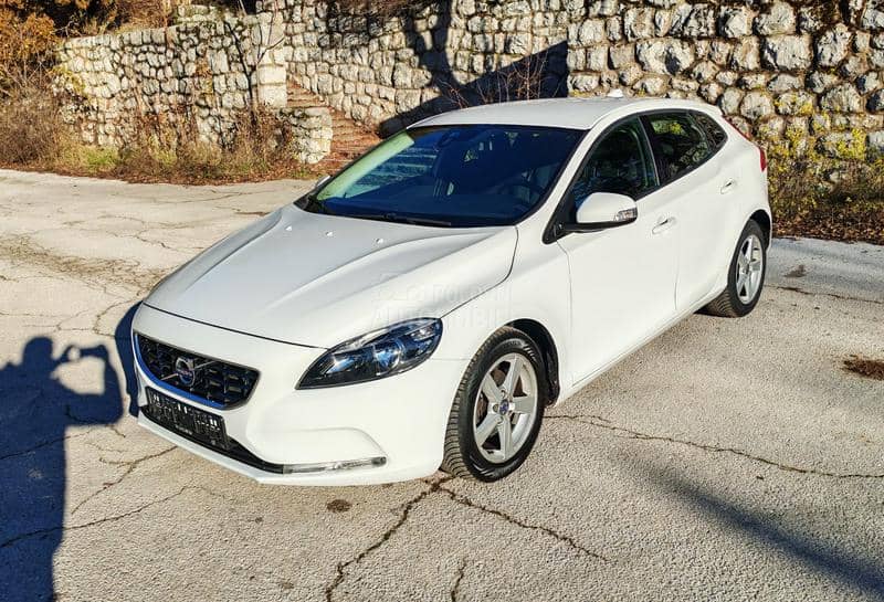 Volvo V40 1.6 D2 Monumentum