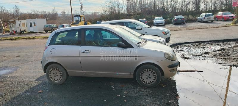 Lancia Ypsilon 