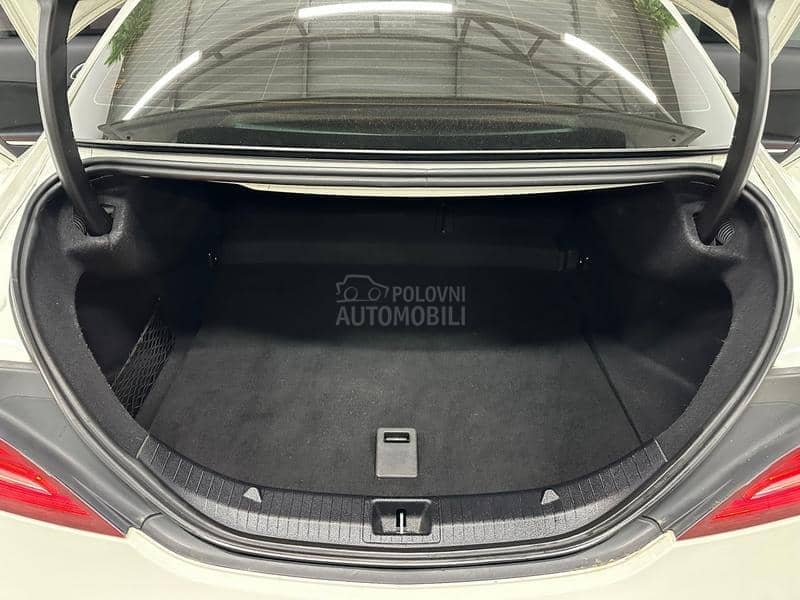 Mercedes Benz CLA 180 AMG LINE PAN AUT