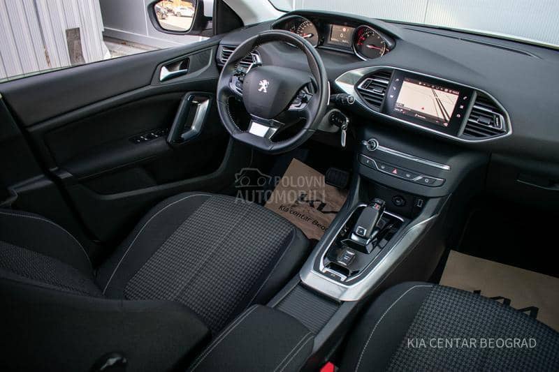 Peugeot 308 1.2 Active A/T