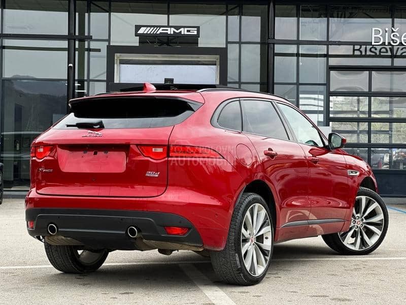 Jaguar F pace 