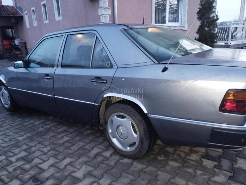 Mercedes Benz W124 250D