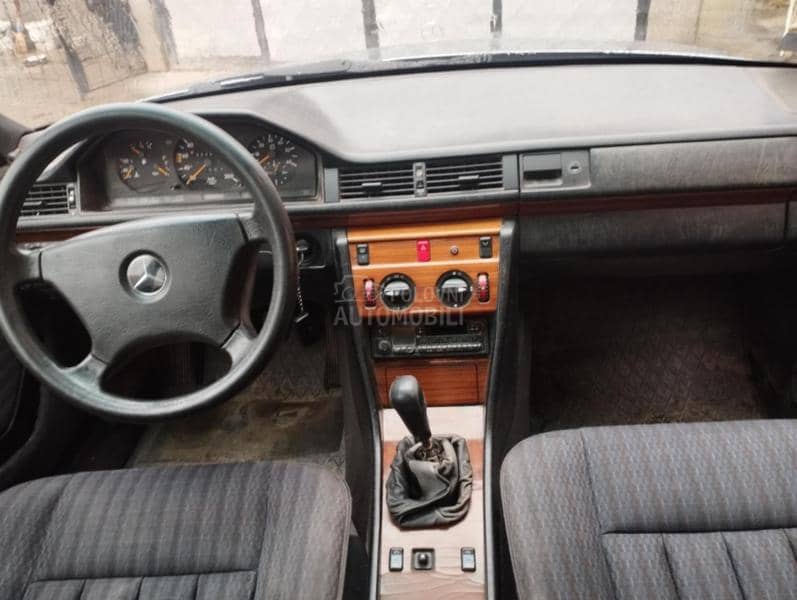 Mercedes Benz W124 250D