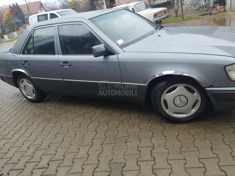 Mercedes Benz W124 250D