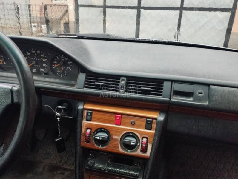 Mercedes Benz W124 250D