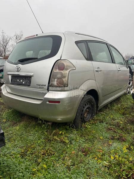 Toyota Corolla Verso D4D 2008. god. -  kompletan auto u delovima