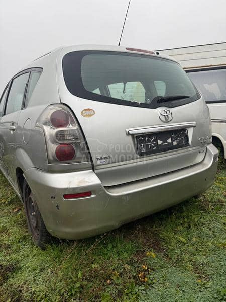 Toyota Corolla Verso D4D 2008. god. -  kompletan auto u delovima