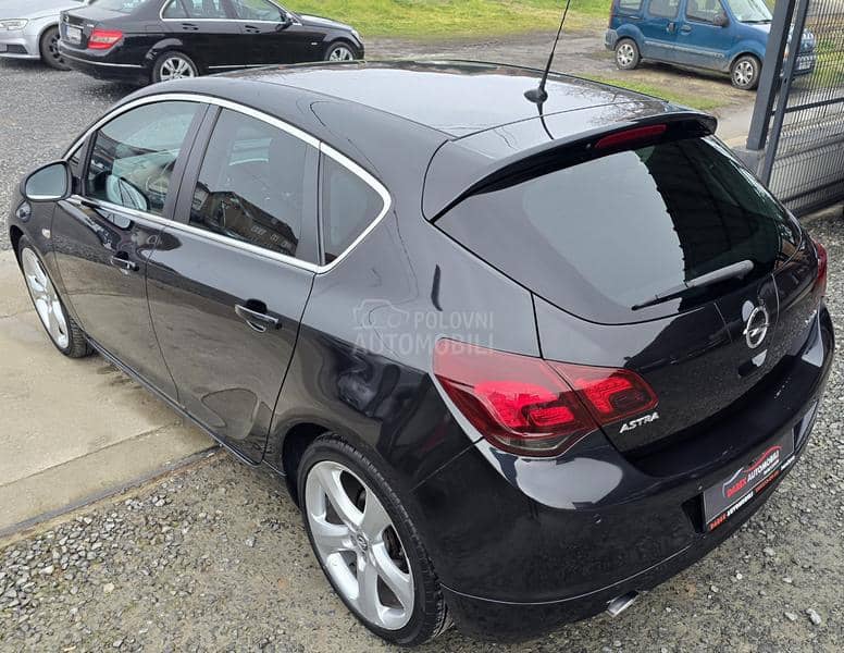 Opel Astra J 1.4 B N.A.V.I