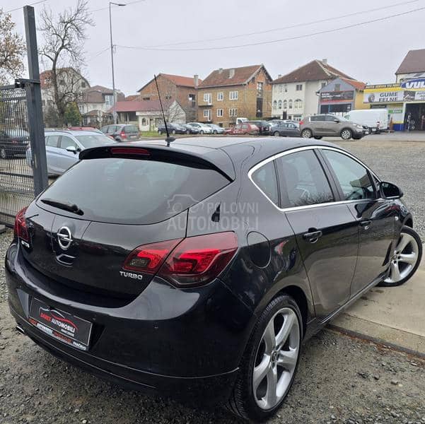 Opel Astra J 1.4 B N.A.V.I