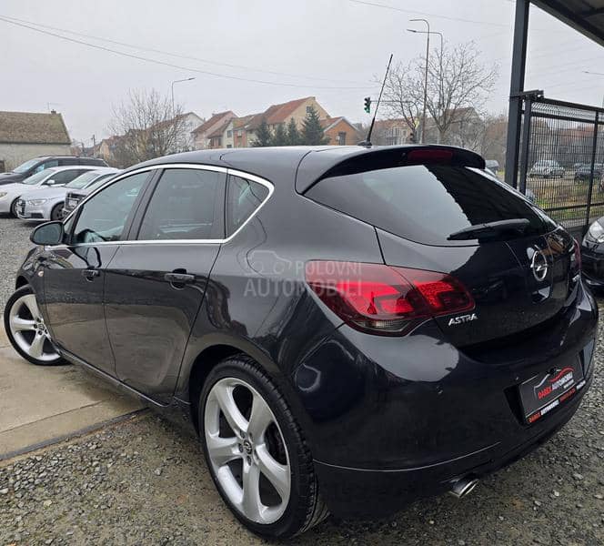 Opel Astra J 1.4 B N.A.V.I