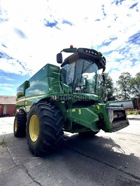 John Deere S670