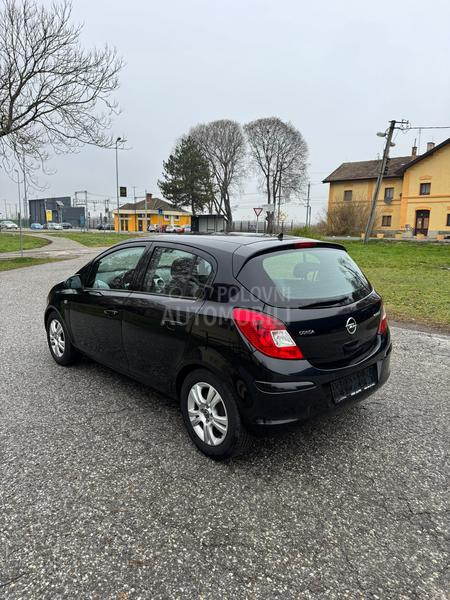 Opel Corsa D 1.3CDTI//0DLIČNA//