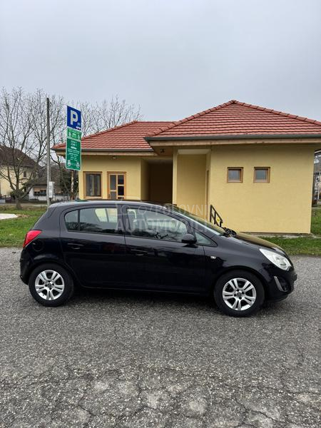 Opel Corsa D 1.3CDTI//0DLIČNA//