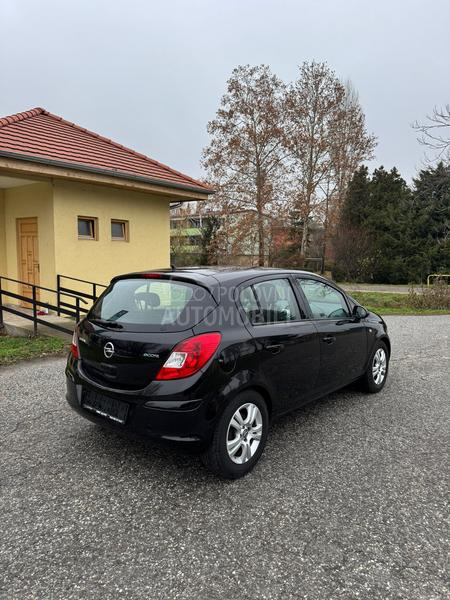 Opel Corsa D 1.3CDTI//0DLIČNA//