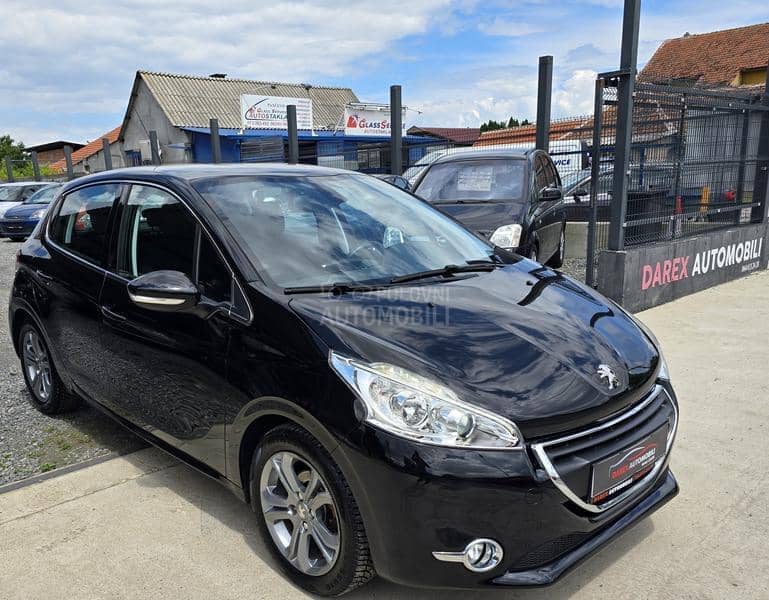 Peugeot 208 1.2 B N.A.V.I