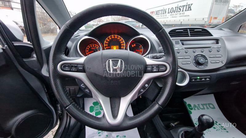 Honda Jazz PAN0RAMA/KREDlT