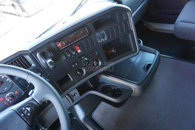 Scania R 440 / Cerada / Rampa