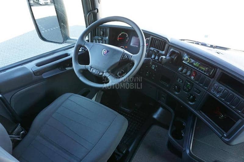 Scania R 440 / Cerada / Rampa