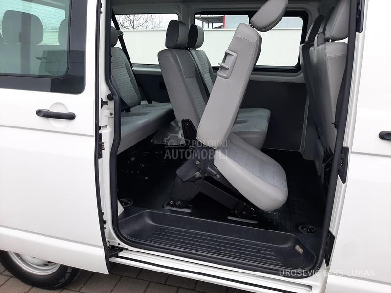 Volkswagen Transporter T5 9 mesta 4Motion CH