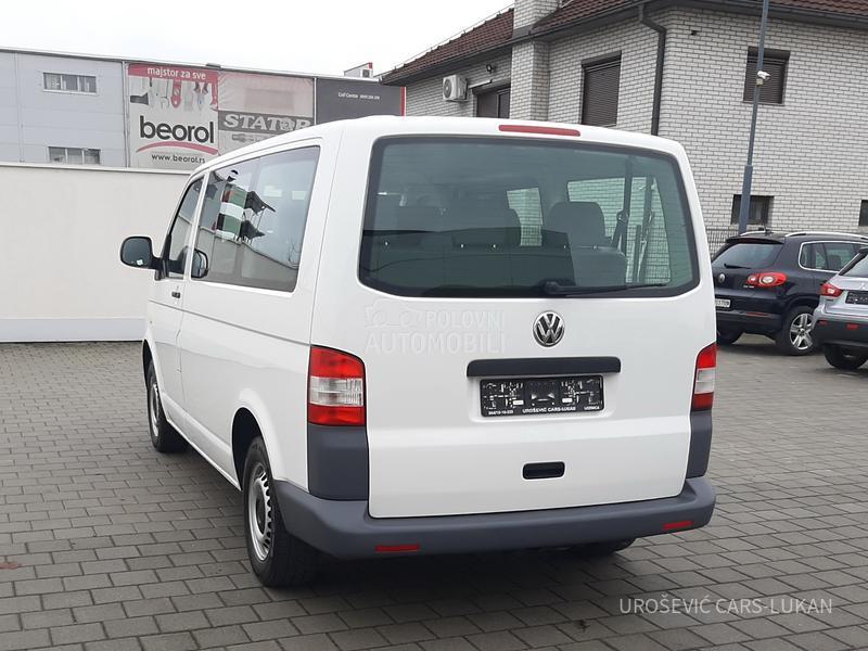 Volkswagen Transporter T5 9 mesta 4Motion CH