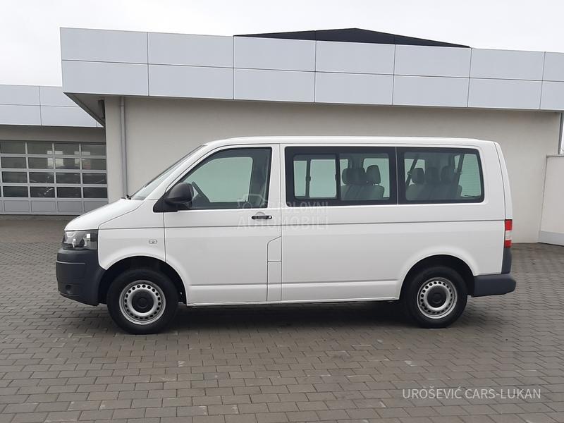 Volkswagen Transporter T5 9 mesta 4Motion CH