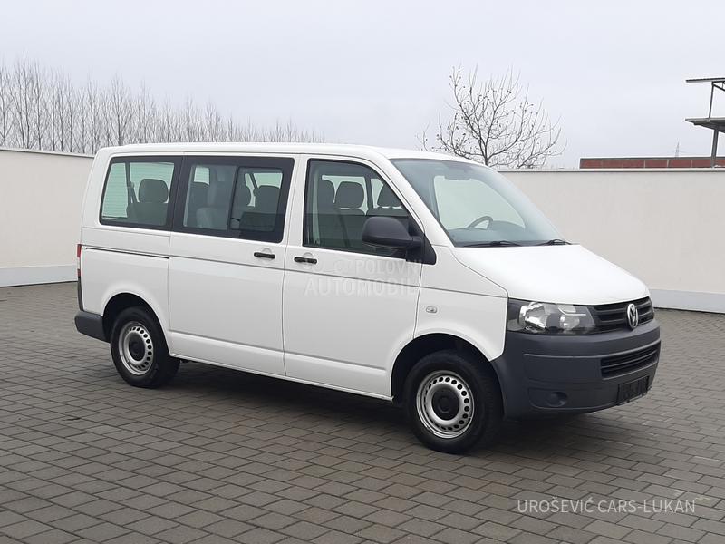 Volkswagen Transporter T5 9 mesta 4Motion CH