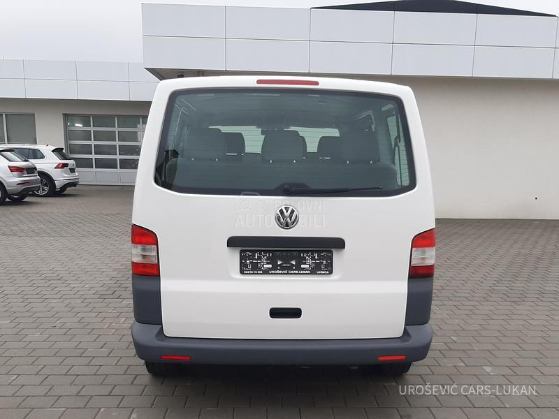 Volkswagen Transporter T5 9 mesta 4Motion CH