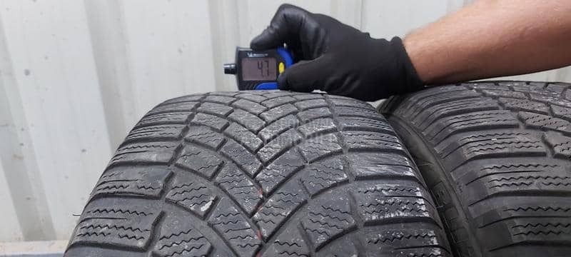 Bridgestone 235/55 R18 Zimska