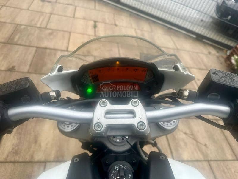 Ducati MONSTER 696 ABS
