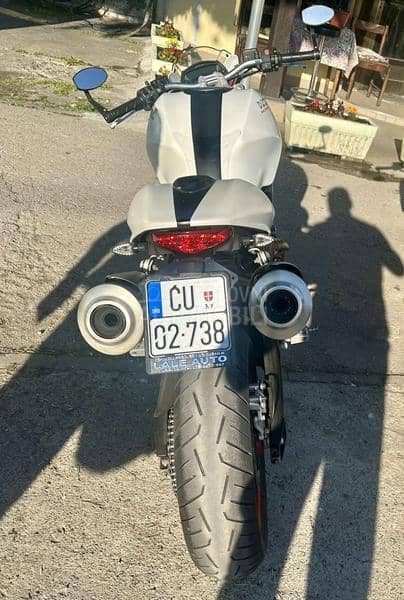 Ducati MONSTER 696 ABS