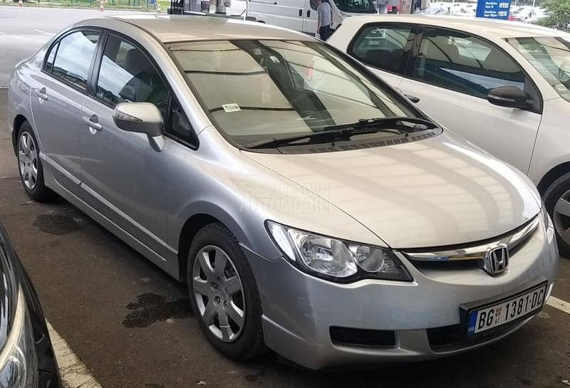 Honda Civic 1.8 4D LS