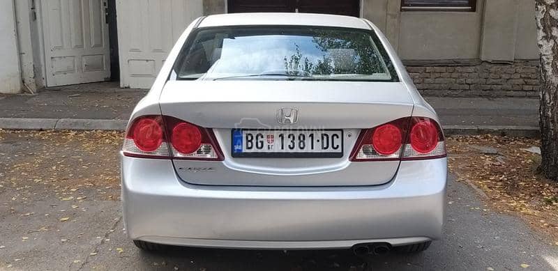 Honda Civic 1.8 4D LS