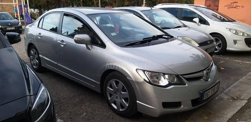 Honda Civic 1.8 4D LS