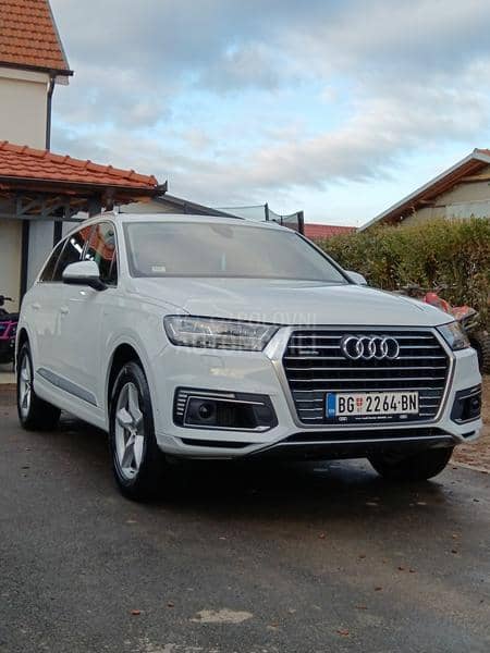 Audi Q7 E-tron