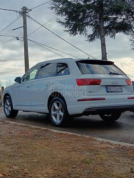 Audi Q7 E-tron