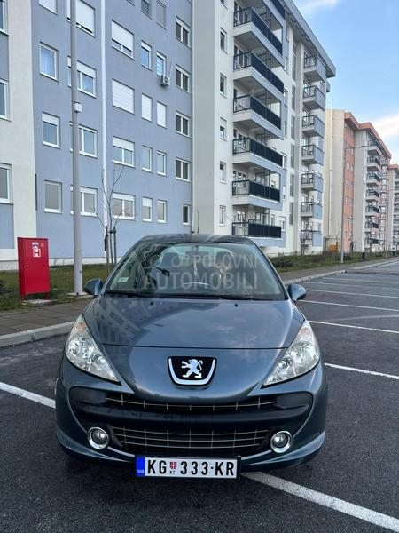 Peugeot 207 1.6i