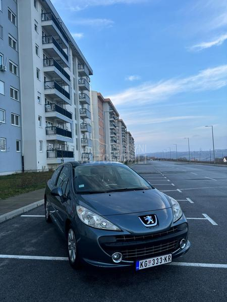 Peugeot 207 1.6i