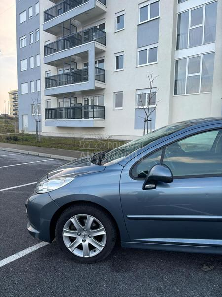 Peugeot 207 1.6i