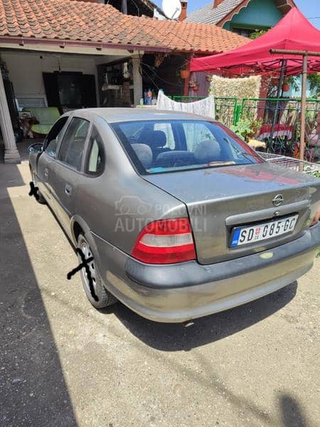 Opel Vectra B 2.0