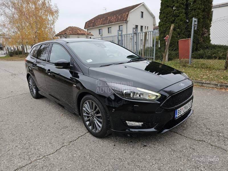 Ford Focus 1.0B  ST LINE