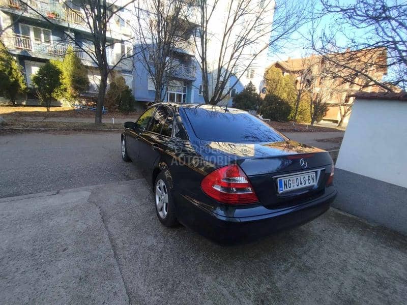 Mercedes Benz E 200 1.8 i