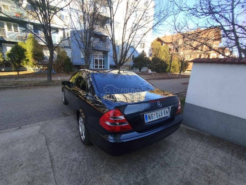 Mercedes Benz E 200 1.8 i