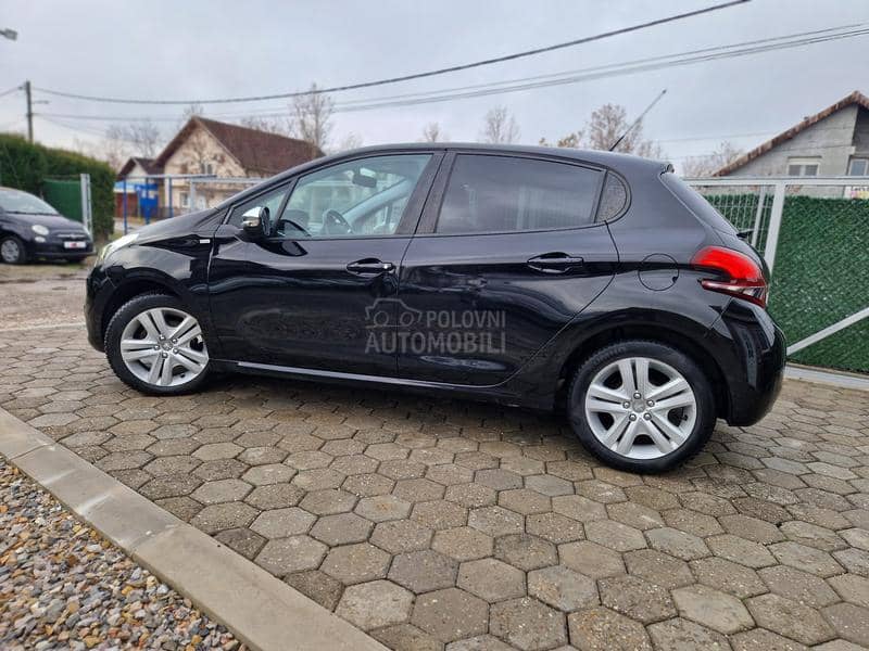 Peugeot 208 1.2style