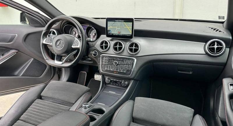 Mercedes Benz GLA 180 AMG LINE